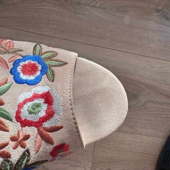 Aldo Women's Embroidered Floral Mules - Cream - Picture 10 of 10